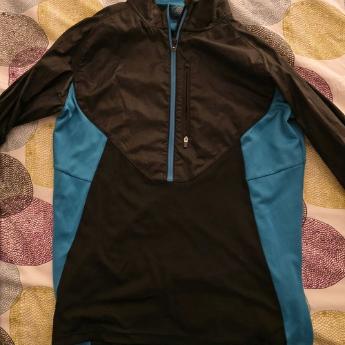 Mizuno performance shirt size S like new, black