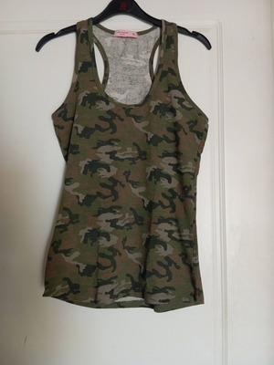 Pink Woman Vintage Tank Top 2010s camo print like new