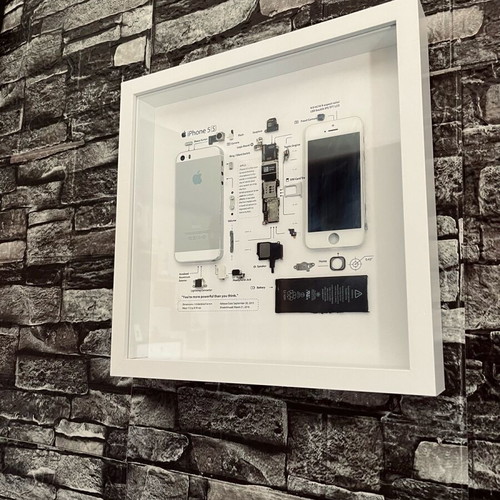 IPhone 5s framed collectible like new, white-gold wood