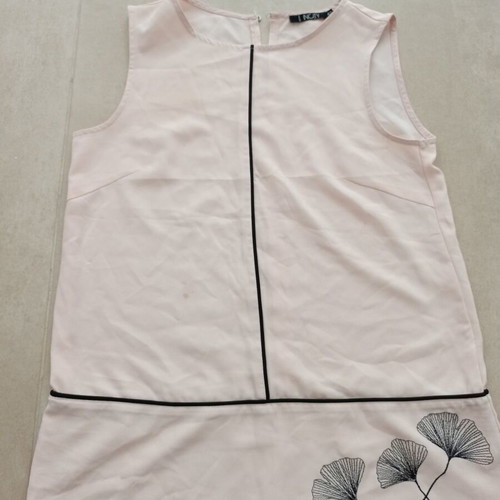 Incity pink sleeveless top used, size 42, small stain