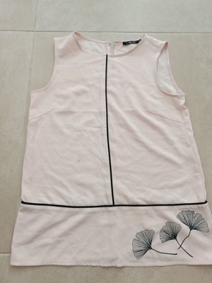 Incity pink sleeveless top used, size 42, small stain