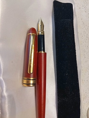 Ballantine's collectible pen new with gold details