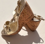 Gold sandals like new