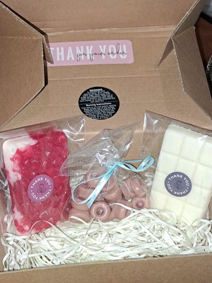 Βοχ με μπαρες σοκολάτας και wax melts καινούργιο