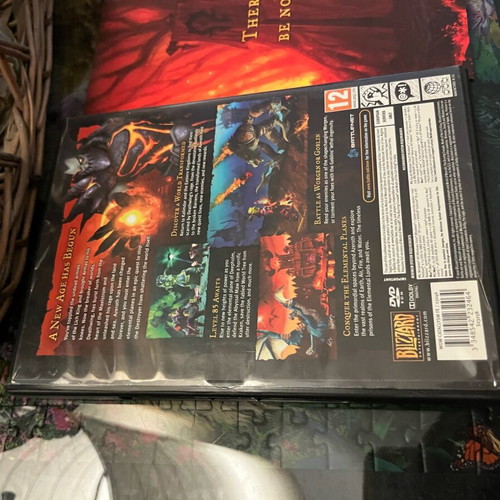 World of Warcraft Wrath of the Lich King box and case used, collectible