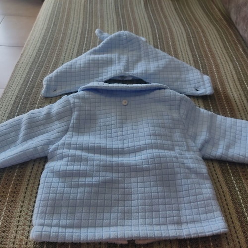 Baby jacket for 6 months, like new, blue with hood