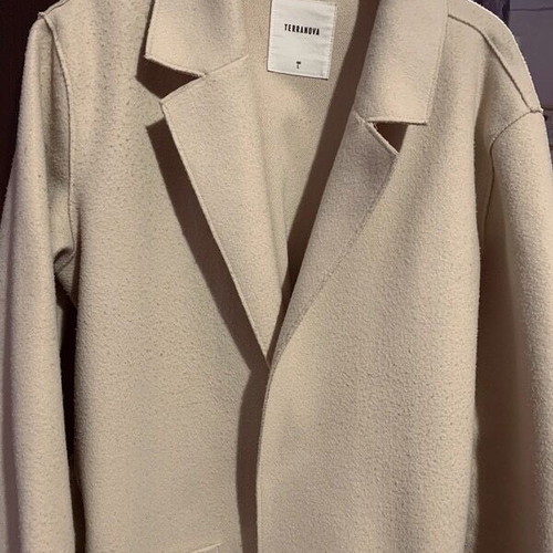 Women's long beige coat Large like new with belt Terranova
