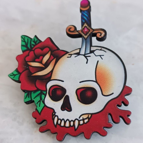 Pin multicolored new with skull and rose design