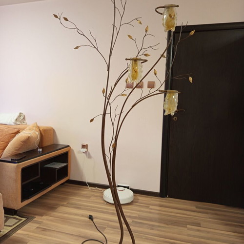Metal floor lamp with wood design
