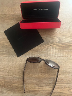 Carolina Herrera women's sunglasses like new, brown and red