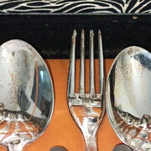 Suitcase with 52-piece silver-plated cutlery set new