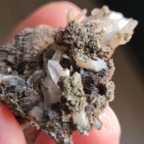 Epidote-Quartz-Magnetite New Greek Mineral