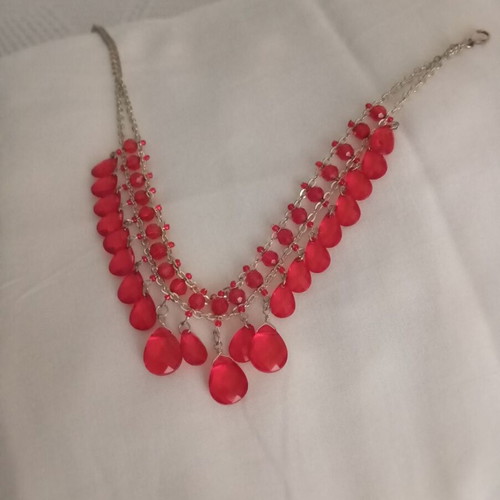 Necklace with red stones like new