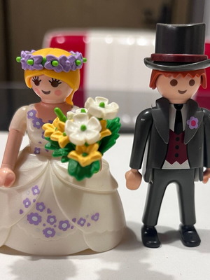 Playmobil Bride and Groom set model 7497 like new