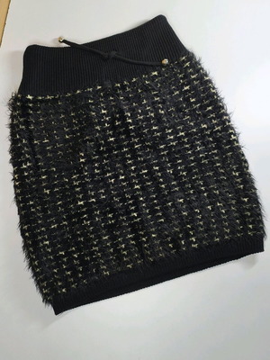 Fuzzy slim skirt like new, black and beige