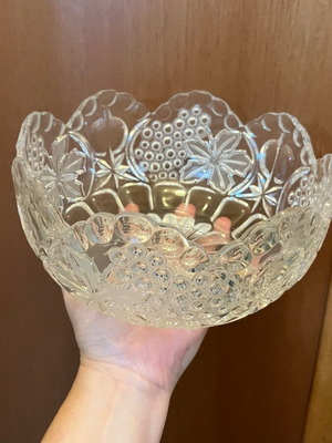 Crystal vintage salad bowl like new