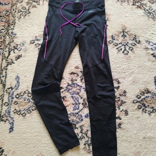 H&M sports leggings like new, black with purple details, size S