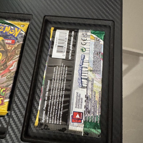 Pokemon Evolving Skies booster new sealed