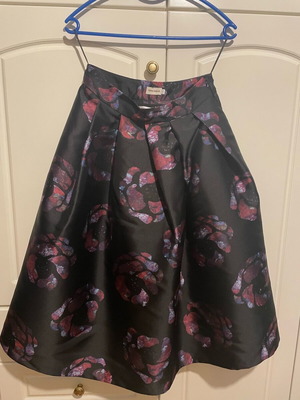 Teria Yabar women's midi skirt Large like new, black