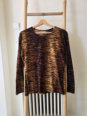 Дълъг ръкав тигрова блуза L, кадифена материя, като нова