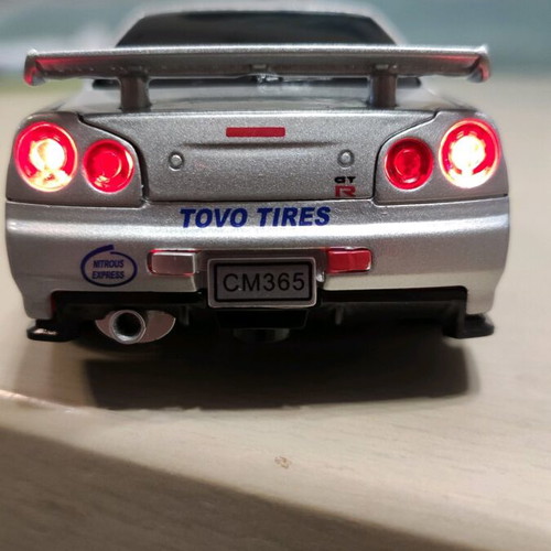 Nissan Skyline R34 1:32 toy car like new with lights and sounds