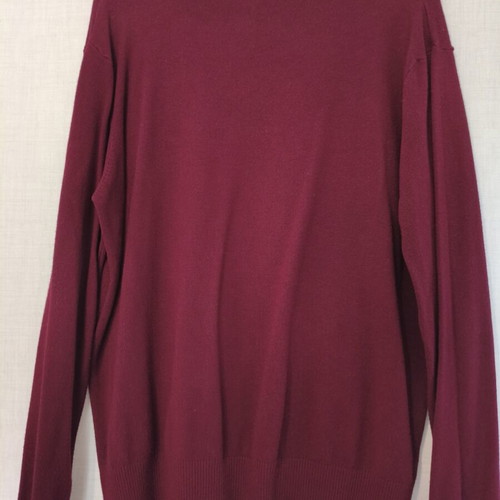 Women's knitted sweater plum color one size like new