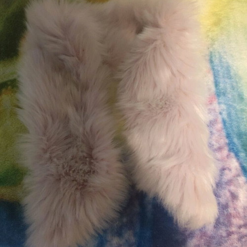 Pink synthetic fur neckpiece new