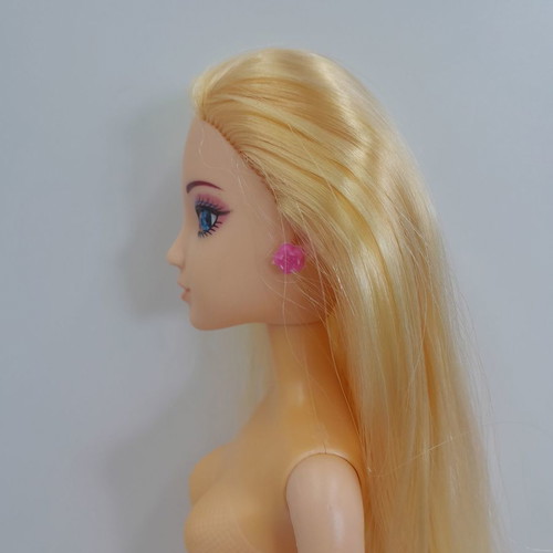 Doll used in very good condition for makeover or OOAK
