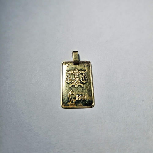 Gold Libra zodiac pendant 14K used, 2.04g, 2.5x1.4cm