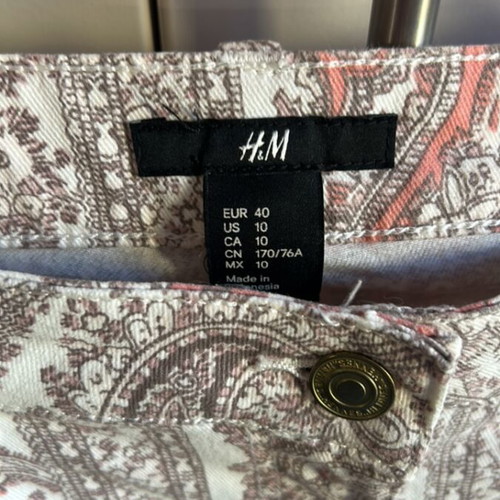 H&M Skinny Jeans with Paisley Pattern like new, size 36-38/40