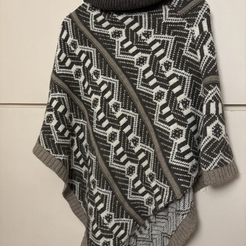 Knit Poncho FLY made in Italy like new, one size, wool mohair blend