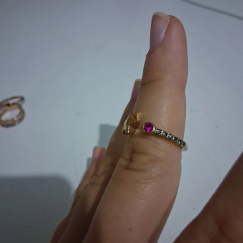 Avon ring 18.1 mm like new, multicolor gold tone