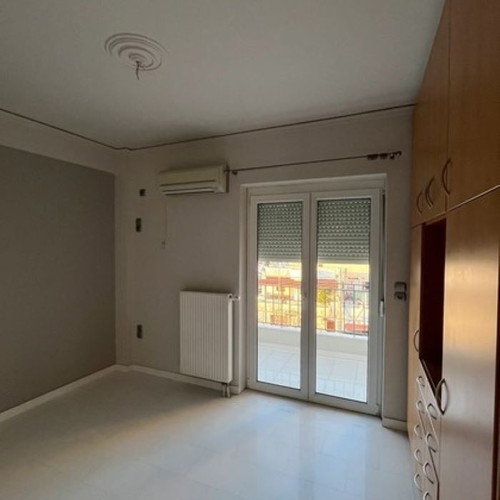 Διαμέρισμα πολυτελές 75 τ.μ. στη Νίκαια, 2 υπνοδωμάτια, βεράντα, κλιματισμός