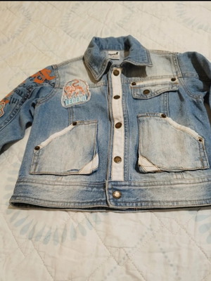 Denim jacket for boy 2 years like new, Sprint prints