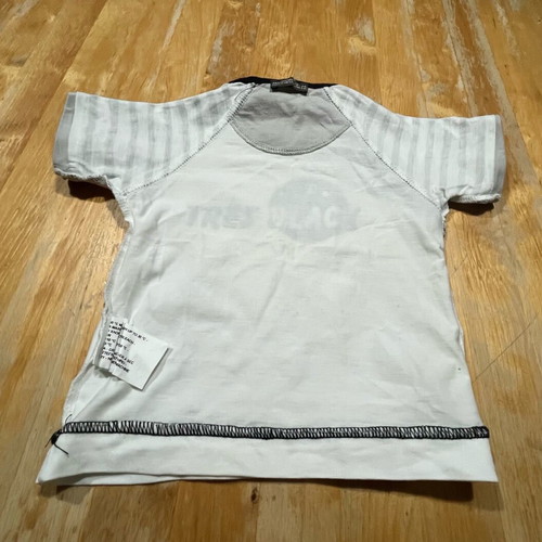 Yellowsub t-shirt set 6/9 with mandarino shorts 74-9m and Minene hat like new