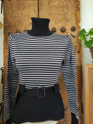 Knitted striped turtleneck blouse with belt like new, small