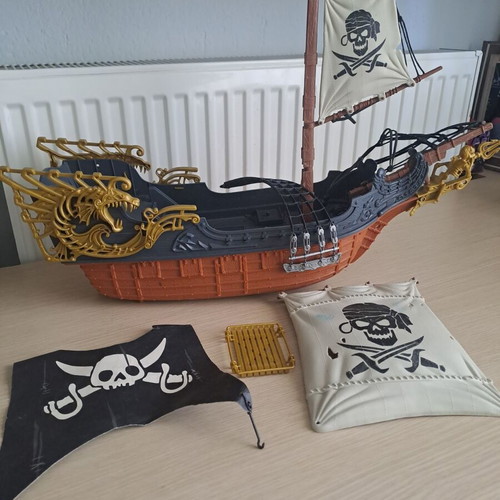 Chap Mei pirate ship used with missing parts