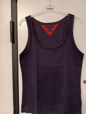 Tommy Hilfiger sleeveless shirt navy blue XL like new