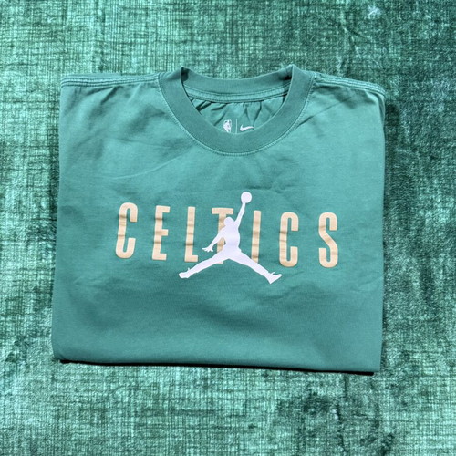 Celtics T-shirt NBA loose fit size small like new green