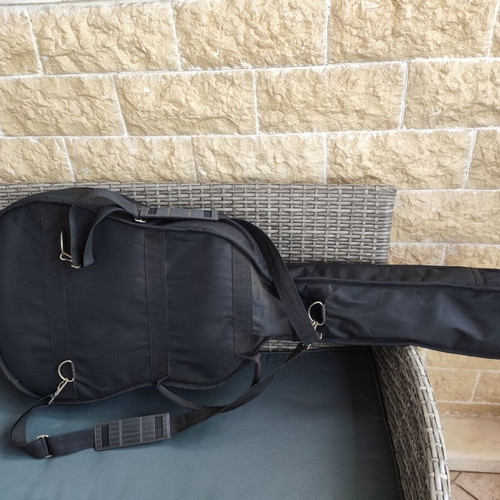 Yamaha F310 acoustic dreadnought guitar like new