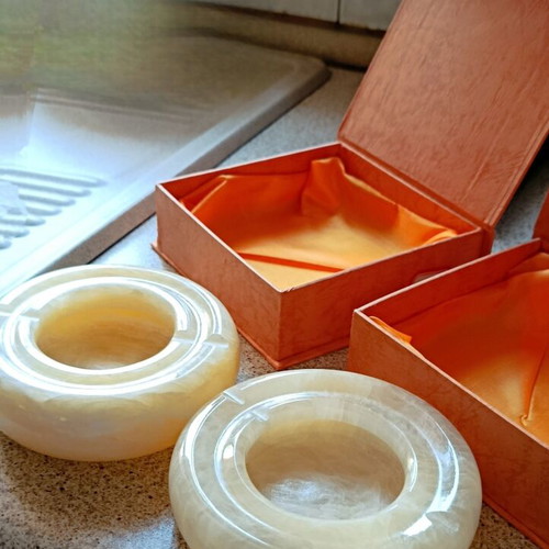 Marble ashtrays new, set of two in gift box