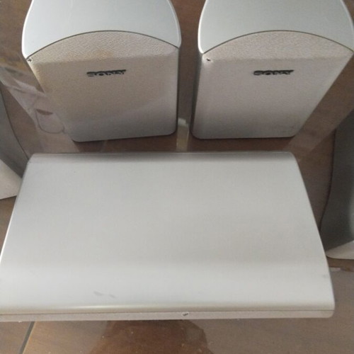 Sony Home Theater 5 Speakers 100W, central and satellite