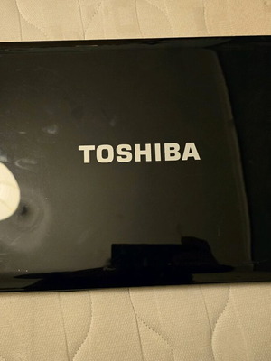 Toshiba Satellite A300 μεταχειρισμένο για ανταλλακτικά χωρίς μπαταρία και σκληρό δίσκο