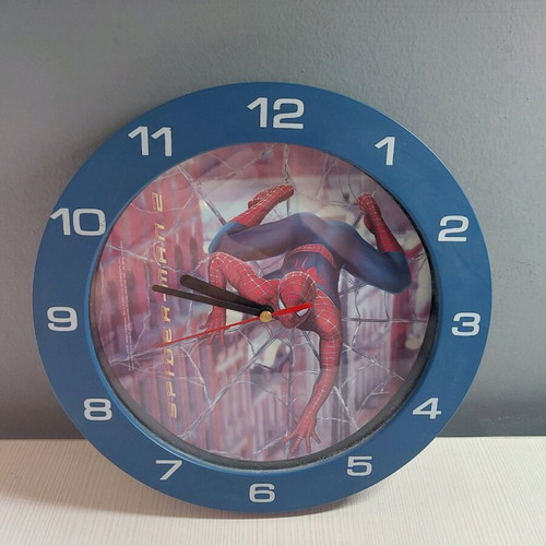 Spider-Man 2 wall clock analog like new from 2004
