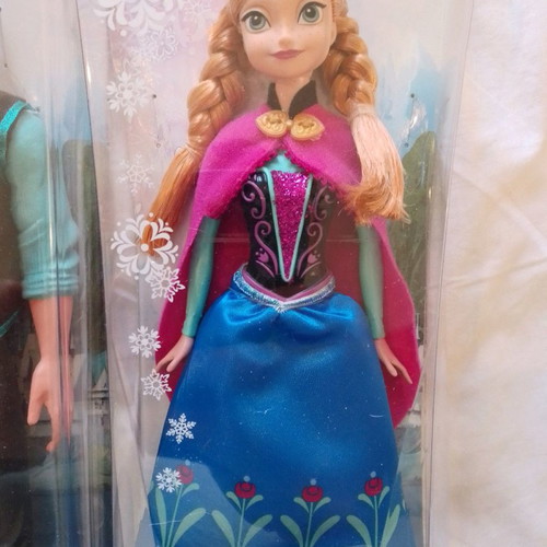 BarbiesDisney Frozen Prince Kristoff and Princess Anna dolls new, pack of 2