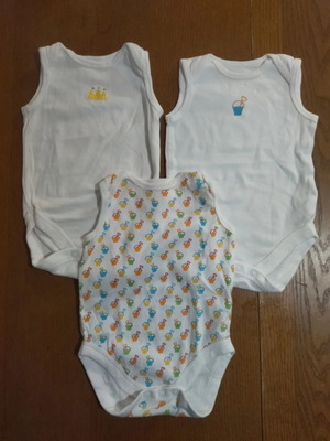 Βρεφικά κορμάκια Mothercare σετ 3 για 6-9 μηνών σαν καινούργιο