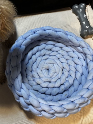 Dog bed like new for small dog or puppy