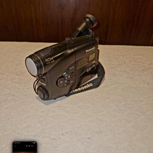 Panasonic video camera like new with accessories and two batteries