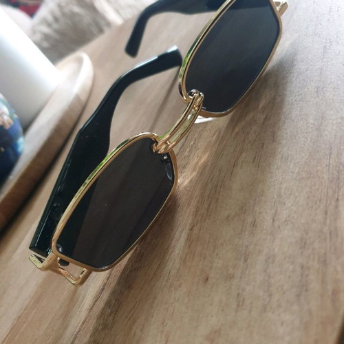 Modern sunglasses new, never worn