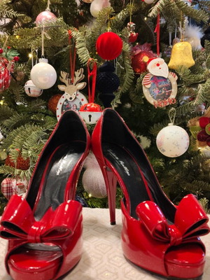 Tsakiris Mallas red pumps size 39 like new